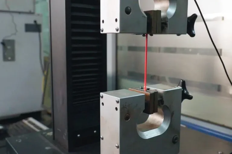 Tensile strength test on a cable sample